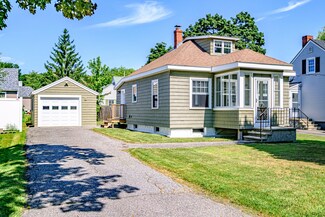 16 Hall St, Portland, ME 04103