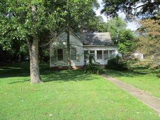 332 S 6th St, Rockport, IN 47635