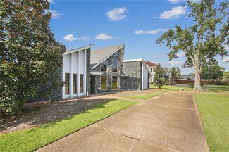 14 Hermitage Ct, Destrehan, LA 70047