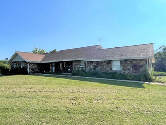 4724 Leesville Rd, Bedford, IN 47421
