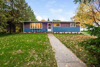 702 S Main St, Poynette, WI 53955