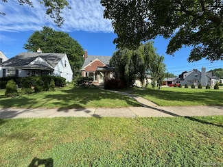 3310 Hollywood St, Dearborn, MI 48124