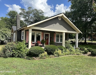 209 S Jackson St, Crystal Springs, MS 39059