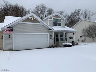 110 Mallard Point Dr, Akron, OH 44319