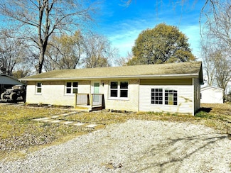 302 Green Valley Dr, Chandler, IN 47610