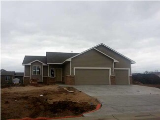 11054 W Hollywood Ct, Wichita, KS 67215