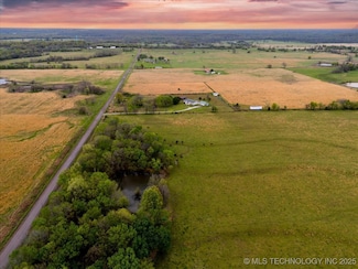 3 E 210 Rd, Vinita, OK 74301