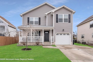 80 Woodland Dr, Keyport, NJ 07735