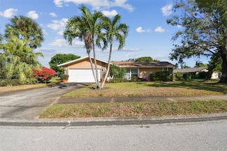 6702 Pointe West Blvd, Bradenton, FL 34209