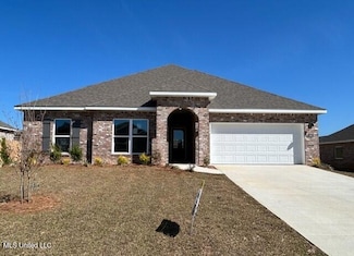4981 Fern Dr, D'Iberville, MS 39532