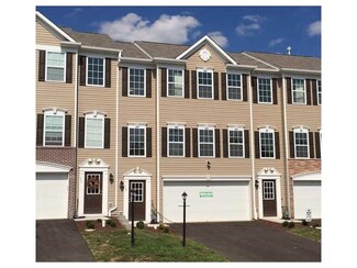113 Robert St Unit 110B, Imperial, PA 15126