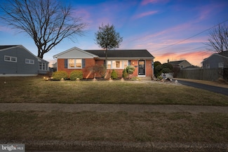 25 Meadow Lark Rd, Stratford, NJ 08084