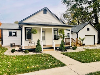 644 N Jackson St, Pittsfield, IL 62363