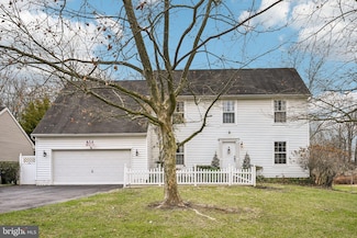 909 5th St, Delaware City, DE 19706
