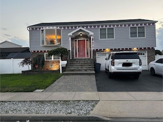 110 Stirling Ave, Freeport, NY 11520