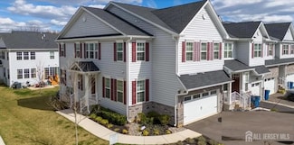25 Larkspur Ln, Monroe, NJ 08832