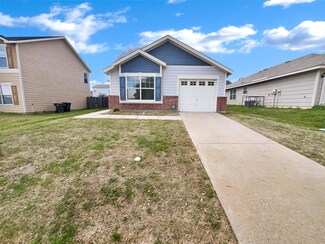 2924 Las Cruces Dr, Fort Worth, TX 76119