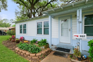 907 Avenue A, Sweeny, TX 77480