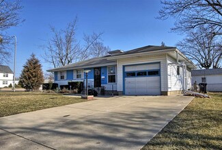 1908 W Gilbert Ave, Peoria, IL 61604