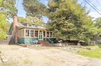469 Evergreen Rd, Pacific Grove, CA 93950