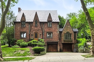 253 Morrison Dr, Pittsburgh, PA 15216