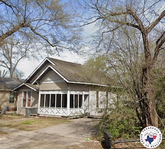 1510 W 9th St, Texarkana, TX 75501
