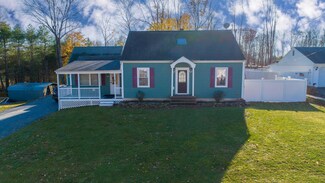 18 Nimitz St, Lewiston, ME 04240