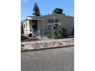 2131 8th St, Baker City, OR 97814