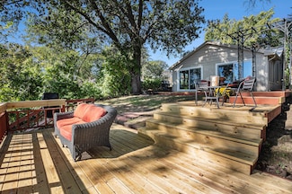 10093 Woodlawn Dr, Portage, MI 49002