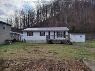 33 Ring Hollow Rd, Hernshaw, WV 25107