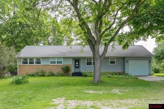 1458 Lookout Dr, North Mankato, MN 56003