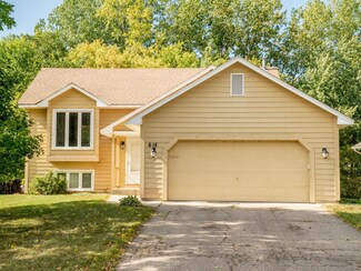 618 Koehnen Cir, Chaska, MN 55318