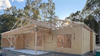 2 Woodland Dr, Phenix City, AL 36869