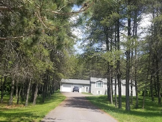 14 Reach Rd, Presque Isle, ME 04769