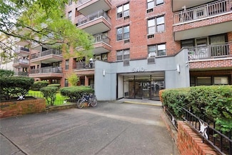 540 Ocean Pkwy Unit 4H, Brooklyn, NY 11218