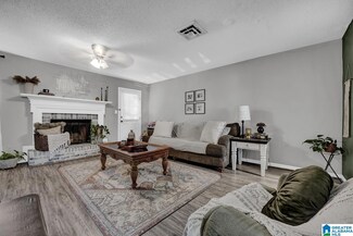 338 Jamestown Manor Dr, Gardendale, AL 35071