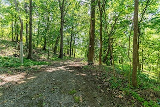 2019 7th St, New Kensington, PA 15068