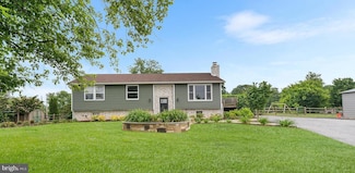 18747 Five Forks Rd, Stewartstown, PA 17363