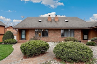 37 Lilac Ct, Schererville, IN 46375