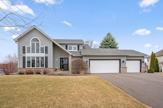 845 Jennings Cove Rd, Mound, MN 55364