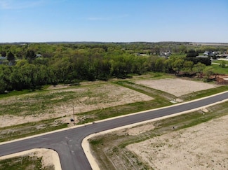 3960 W Griffindale Dr, Beloit, WI 53511