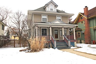 221 N Lombard Ave, Oak Park, IL 60302