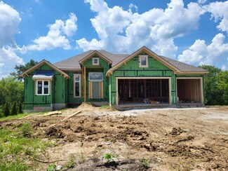 4722 Clubhouse Dr, Basehor, KS 66007