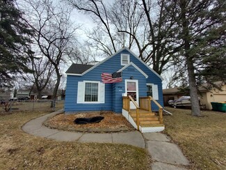 425 1st Ave W, Cambridge, MN 55008