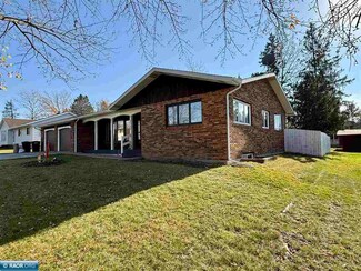 8788 Fairview Ln, Mountain Iron, MN 55768