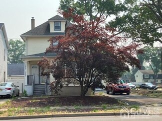 124 S Lincoln Ave, Middlesex, NJ 08846