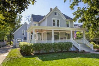712 N Main St, Wheaton, IL 60187