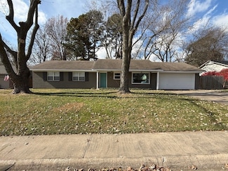 4204 Tomahawk Cir, Springdale, AR 72764