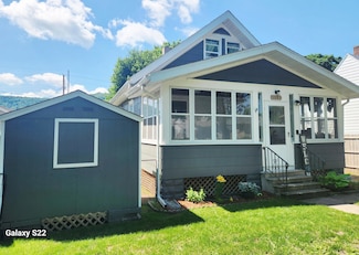 1033 W Mark St, Winona, MN 55987