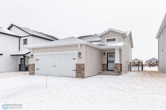 726 2nd Ave, Horace, ND 58047
